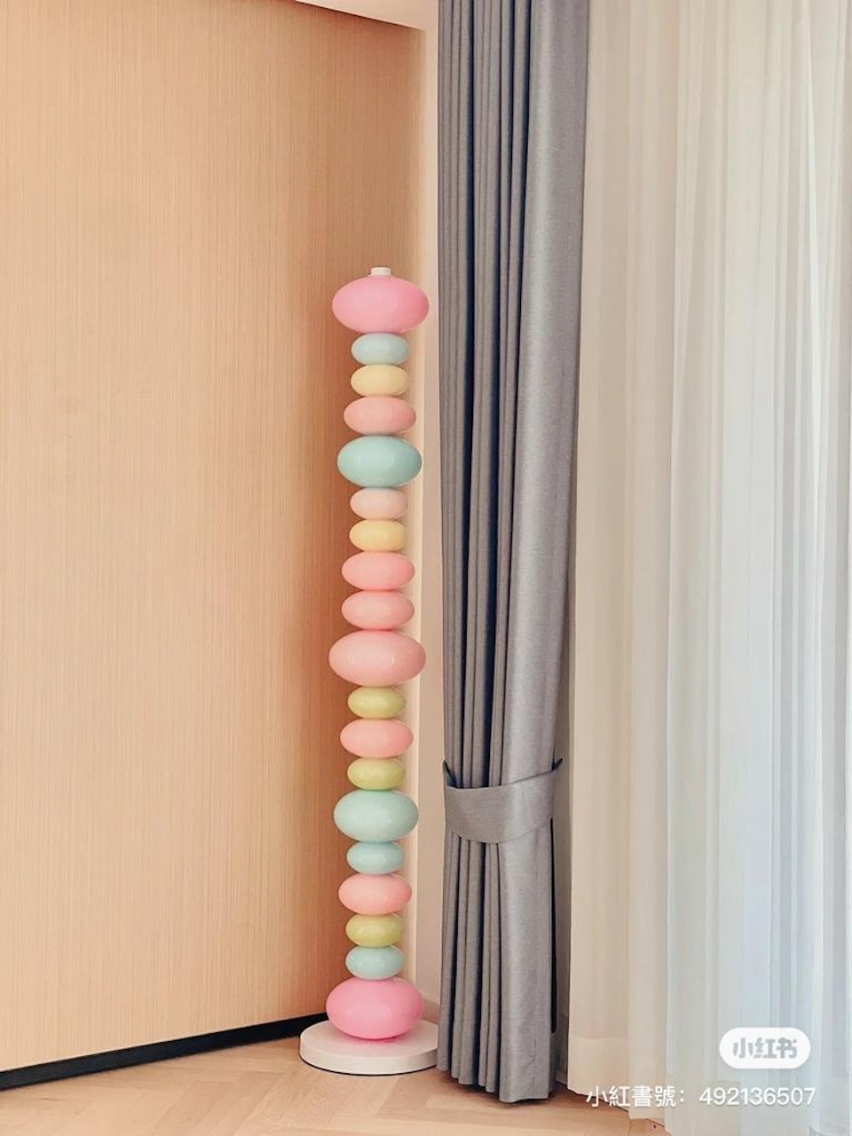 傅穎起愛「馬卡龍燈」。